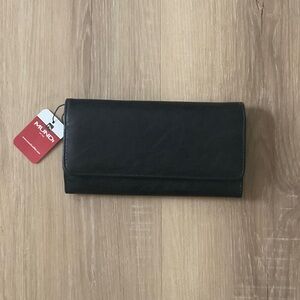 Mundi Elegant Black Wallet